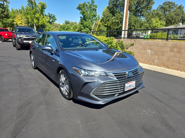 2020 Toyota Avalon Hybrid XLE